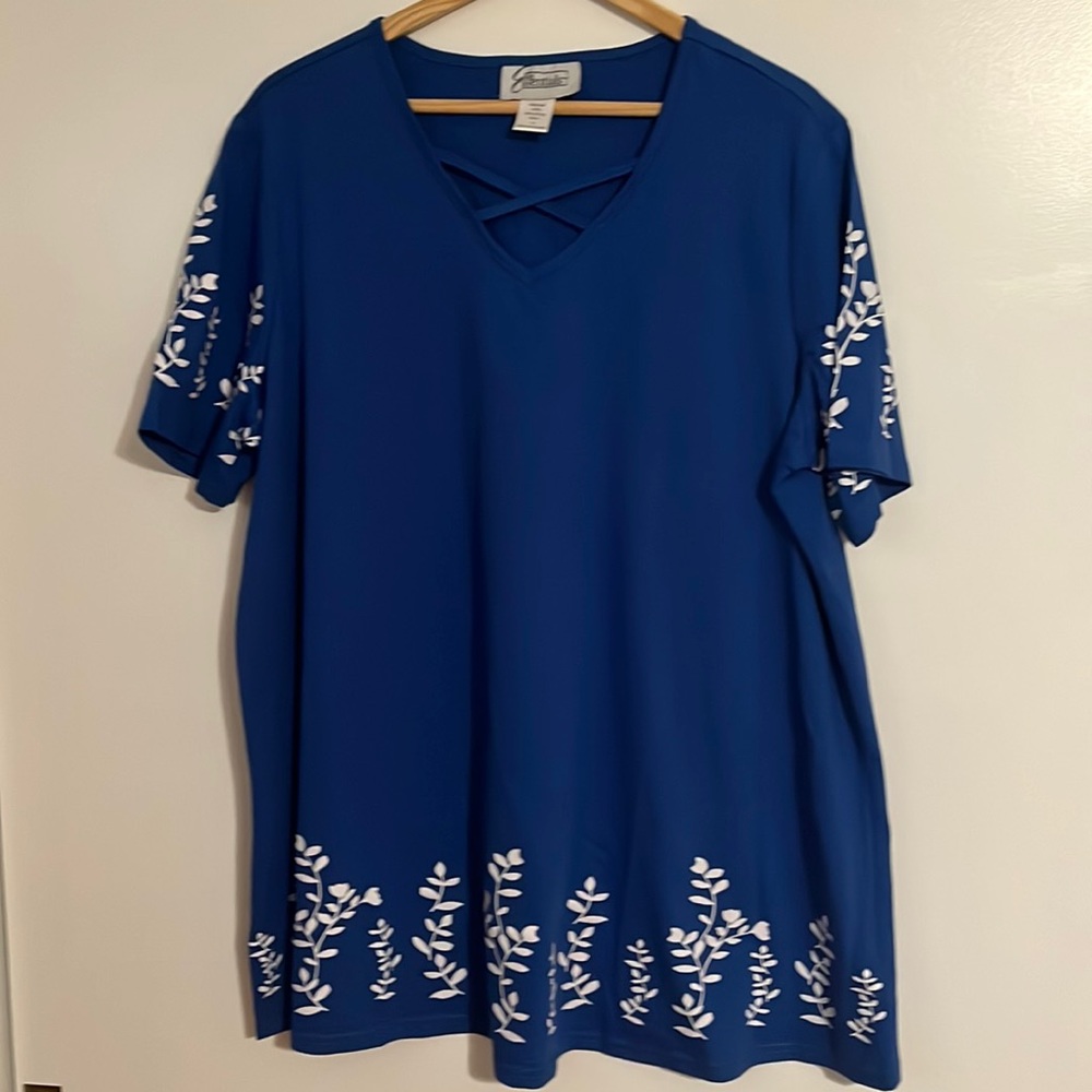 New Without Tags!  Easy Essentials Tunic Top